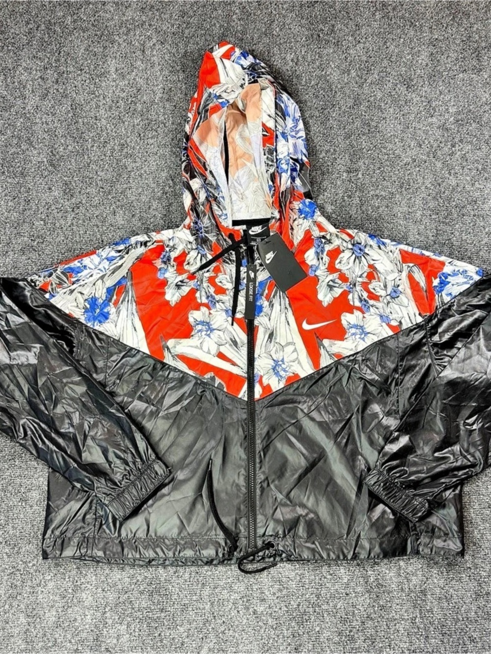 Nike Sportswear Women's Windrunner Jacket (Hyper Femme / Floral) ) Floral Color
